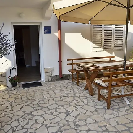 Διαμέρισμα Dumencic Rab Mundanije